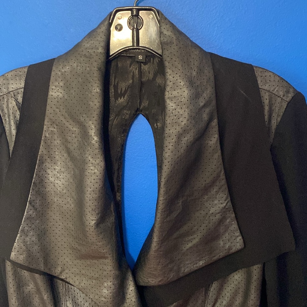 KOMAROV Black / Gray Lightweight Jacket with Back Slit Sz S - Picture 2 of 13
